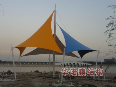 河北滄州市獅城公園彩色張拉膜
